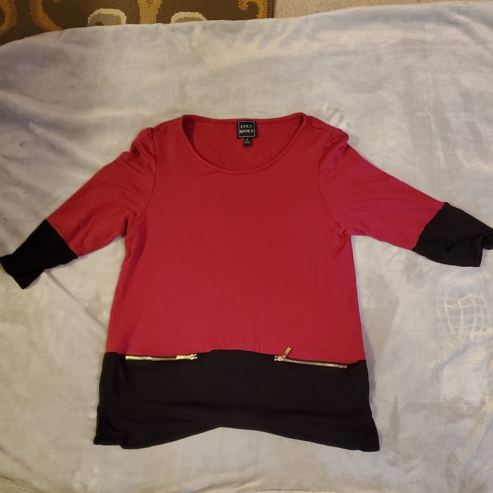 Coco Bianco Burgundy and Black top